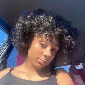 Meet your Posher, Mya